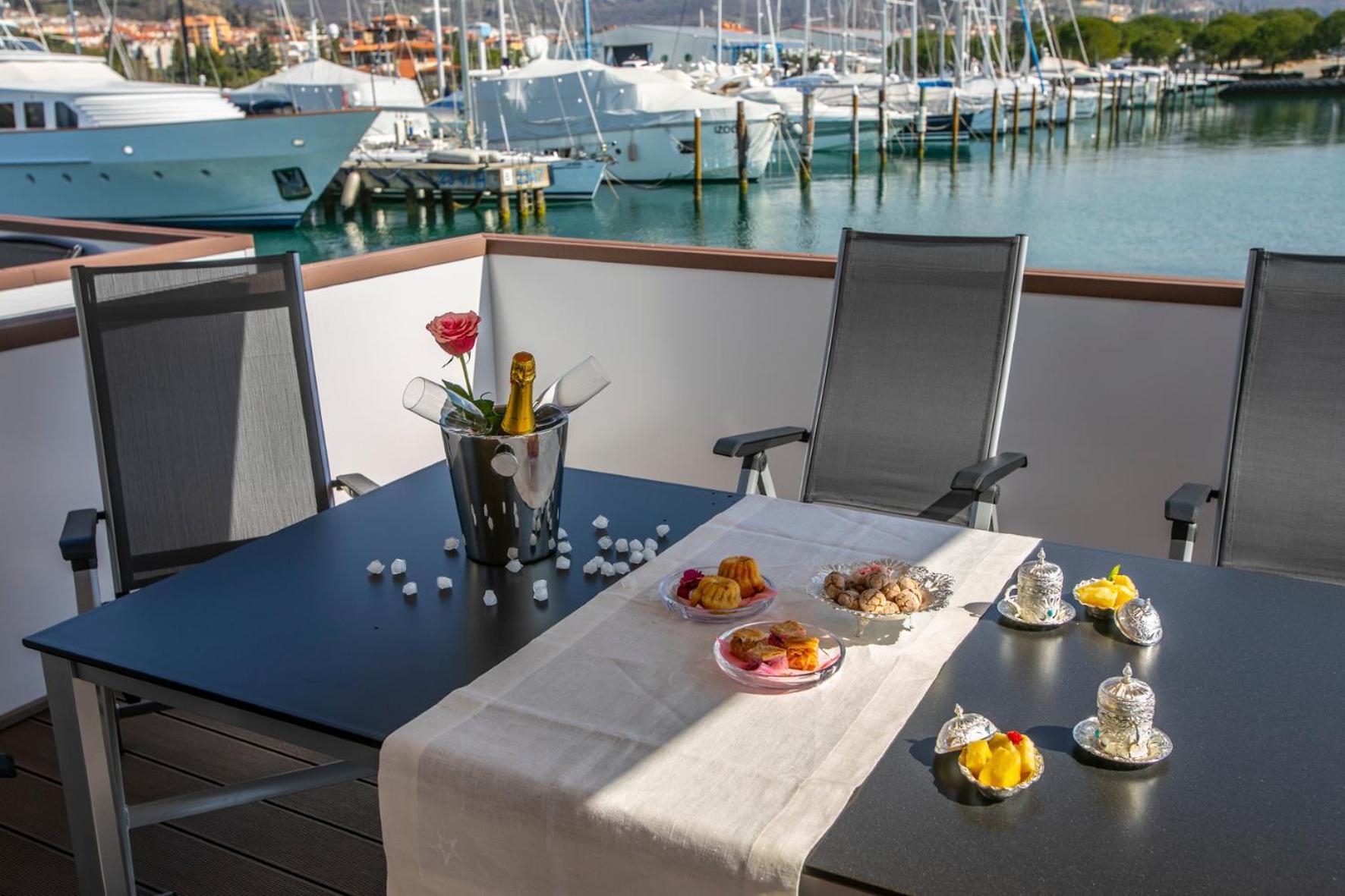 Villa Floating Sea House Principessa Portorož Exterior foto